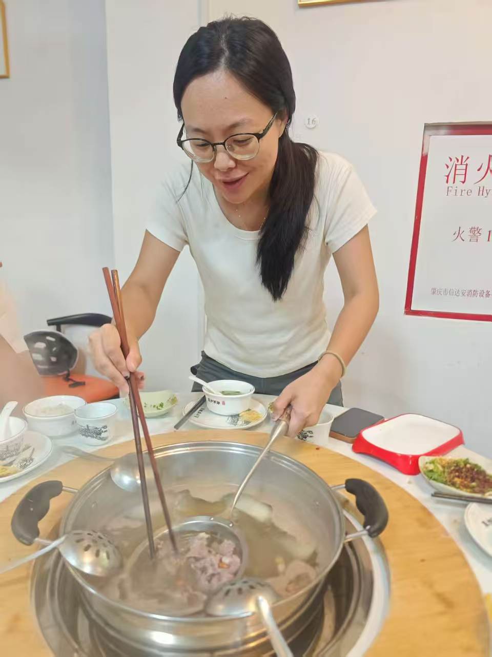 浅草在围炉前